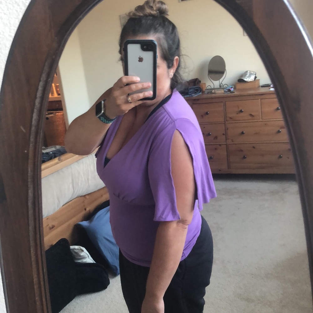V neck top - Picture 3 of 4